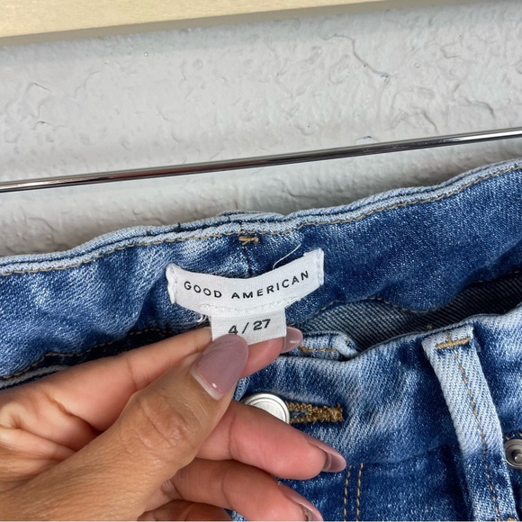 GOOD AMERICAN Good Legs Straight Distressed Pockets Jean in Indigo - Picture 3 of 8